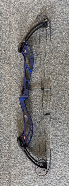PSE Supra focus RH Blauw EM Cam 50-60 pond 22,5-28,5 inch treklengte