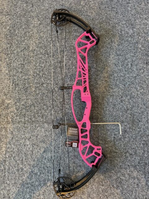 Hoyt Concept X 37 RH 50-60 pond 26-29 inch verstelbaar CDM Module Pink
